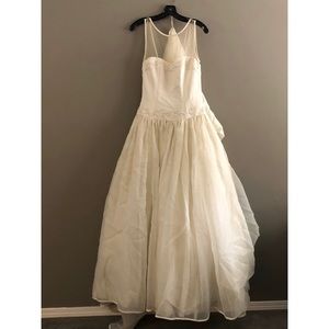 Paloma Blanca Wedding Dress